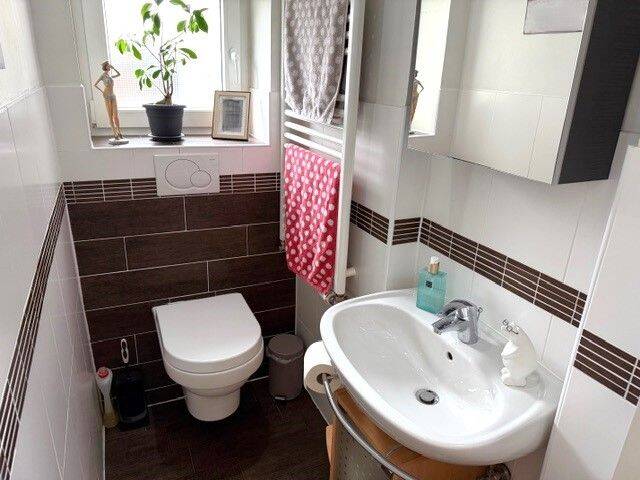 Familienfreundliches, helles Wohnhaus mit Garten, Garage und Carport in 41069 Mönchengladbach – Mönchengladbach – Vorschaubild 7