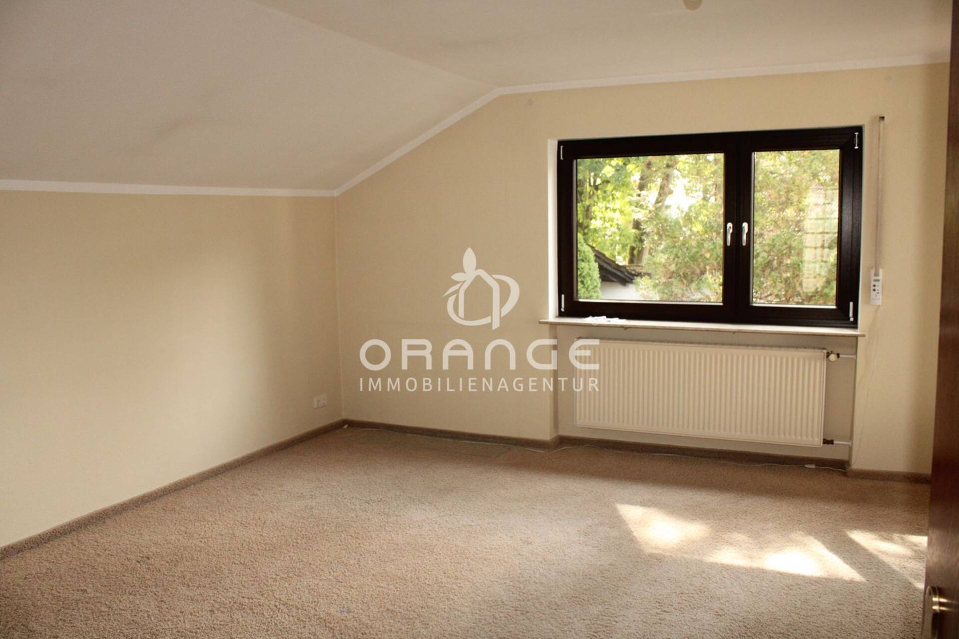 Haus in 91056 Erlangen / Dechsendorf mit 330 m² kaufen
