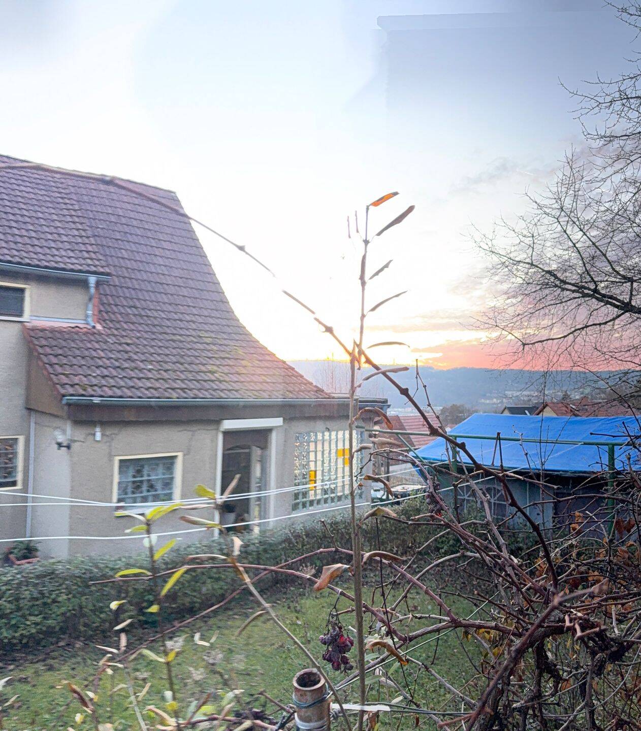Naturnahes Familienwohnen in Jena: Doppelhaushälfte mit Südgarten und Zukunftspotenzial – Jena – Vorschaubild 2