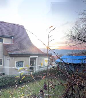 Naturnahes Familienwohnen in Jena: Doppelhaushälfte mit Südgarten und Zukunftspotenzial – 7747 Jena – Vorschaubild 2