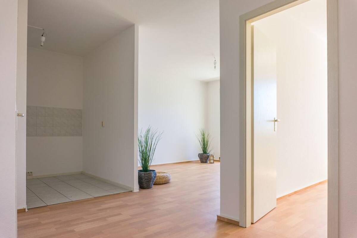 Möblierte 3-Raum-Wohnung mit Balkon – 9114 Chemnitz – Bild 1 von 5