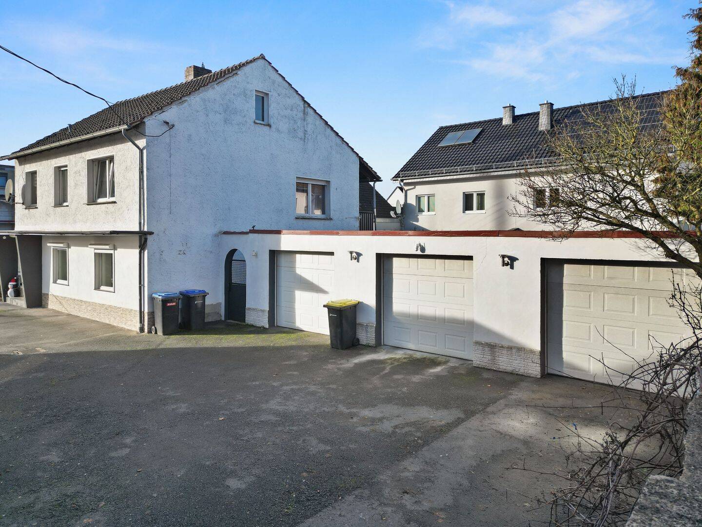 Gepflegtes Einfamilienhaus mit Terrasse, Balkon und Garage in Bad Lippspringe – Bad Lippspringe – Vorschaubild 3