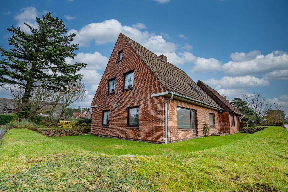Einfamilienhaus mit Einliegerwohnung und Garage! – Sylt – Vorschaubild 2