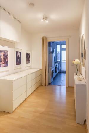 Kurzfristig verfügbar - Stilvolle 2-Zimmer-Wohnung im Stuttgarter Westen – 70176 Stuttgart – Vorschaubild 2