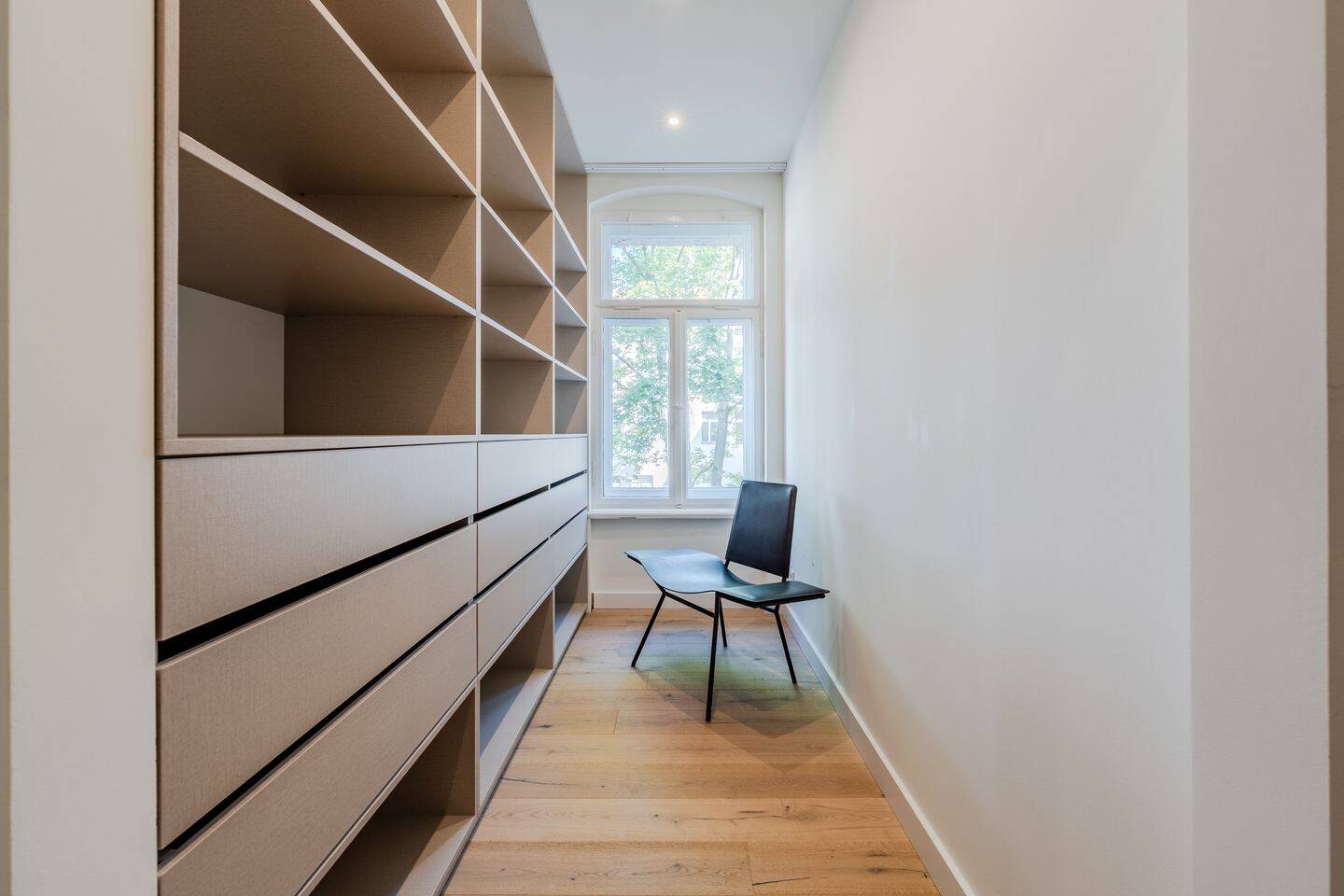 Bezugsfrei! Hochwertig Sanierte & möblierte Architektenwohnung nahe Schlosspark Charlottenburg – Berlin – Vorschaubild 9
