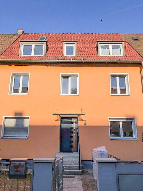 3 Fam. Hs. 2 Whg. vermietet; 1 Whg. frei in ruhiger Lage N - Eberhardshof / Haus kaufen