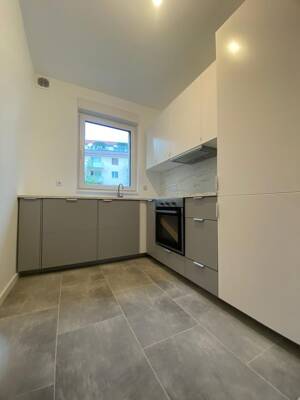 Frisch saniert, sofort bezugsfrei: 60 m² mit Balkon, neuer Küche & Tageslichtbad