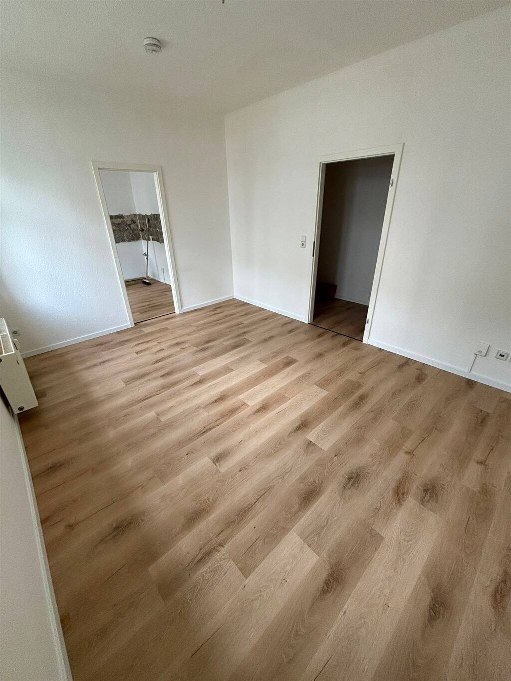 NEU-Sanierte 1-Zimmer mit Wannenbad, Vinylboden und EBK mgl. auf dem Kaßberg! – Chemnitz – Vorschaubild 7