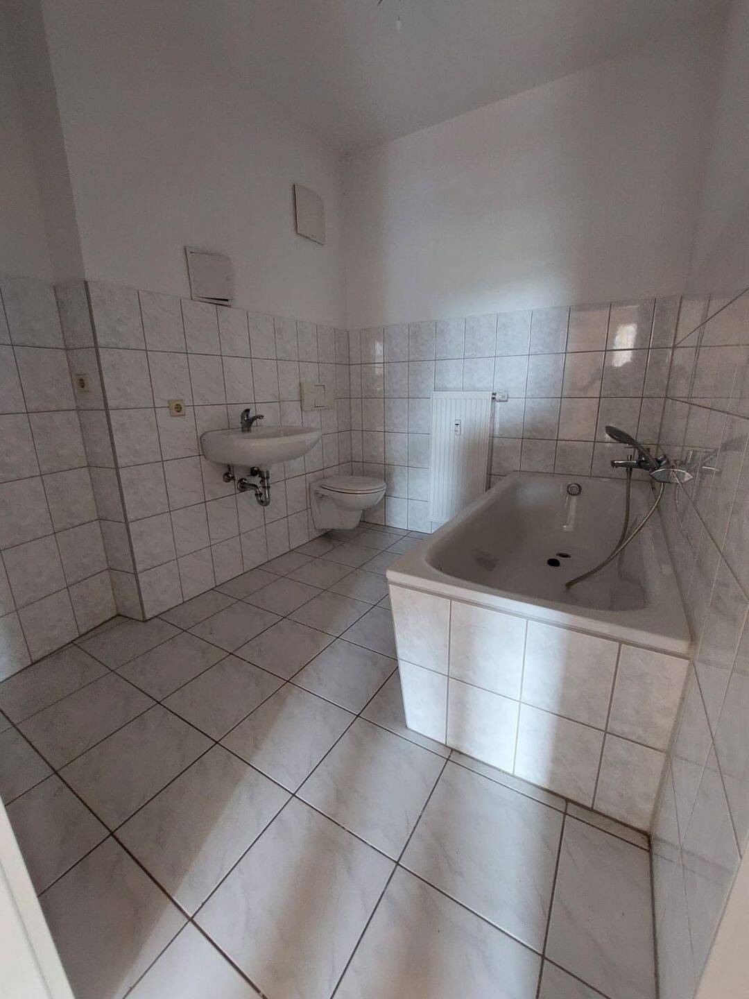 Tolle 7-Raum-DG-Wohnung mit Balkon in Chemnitz-Kappel – Chemnitz – Vorschaubild 7