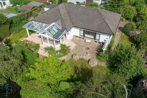 Großzügiger Bungalow auf 967 qm mit Premium-Wintergarten, moderner Hybrid-Wärmepumpe und ca. 335 qm Gesamtfläche – 22045 Hamburg – Vorschaubild 2