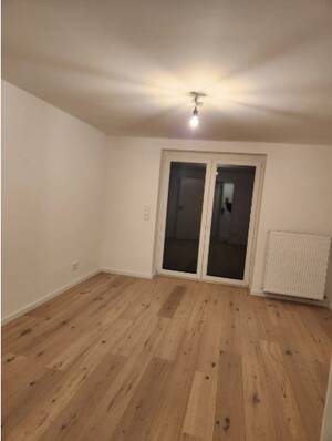 1 Zimmer in 3er-WG,sehr groß mit Terrasse, komplett saniert und modern
