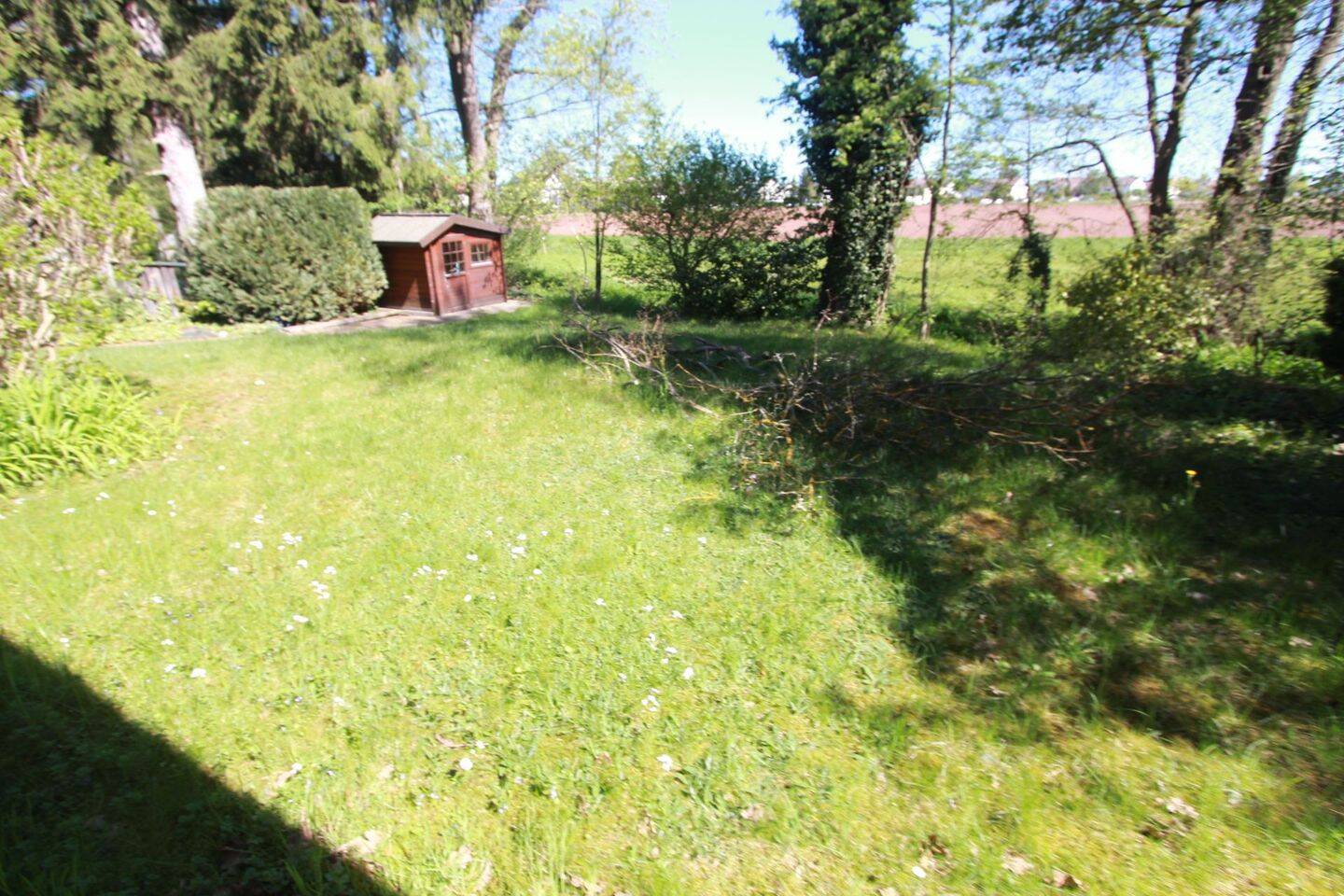 Großzügiges Wohnhaus mit Indoor-Pool, Sauna & 2 Garagen - ideal auch für 2 Familien – Nürnberg – Vorschaubild 5
