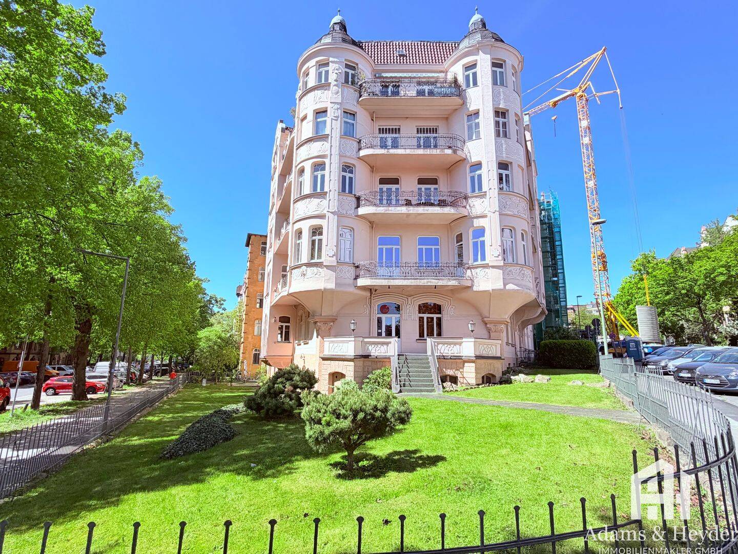 **wieder Besichtigung möglich** sonnige 5-Zimmer Altbauperle im Vorderen Westen mit großem Balkon