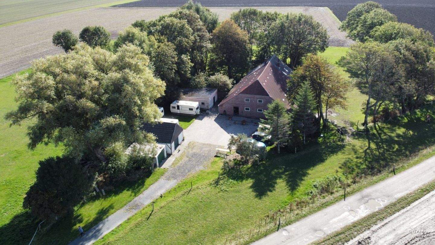 Mehrfamilien- Bauernhaus- Pferdehof in Nordsee- Nähe – Wangerland – Bild 1 von 3