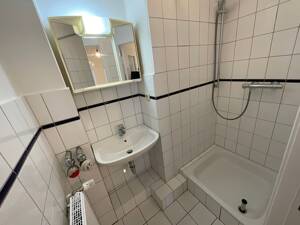 Frisch renovierte 2,5 Zimmer-Wohnung mit Duschbad und separatem WC – 23560 Lübeck – Vorschaubild 7