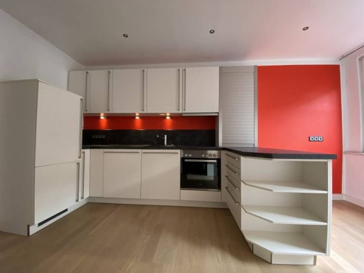 3-Zimmer-Wohnung mit Einbauküche in der Fürther Innenstadt – 90762 Fürth – Bild 1 von 9