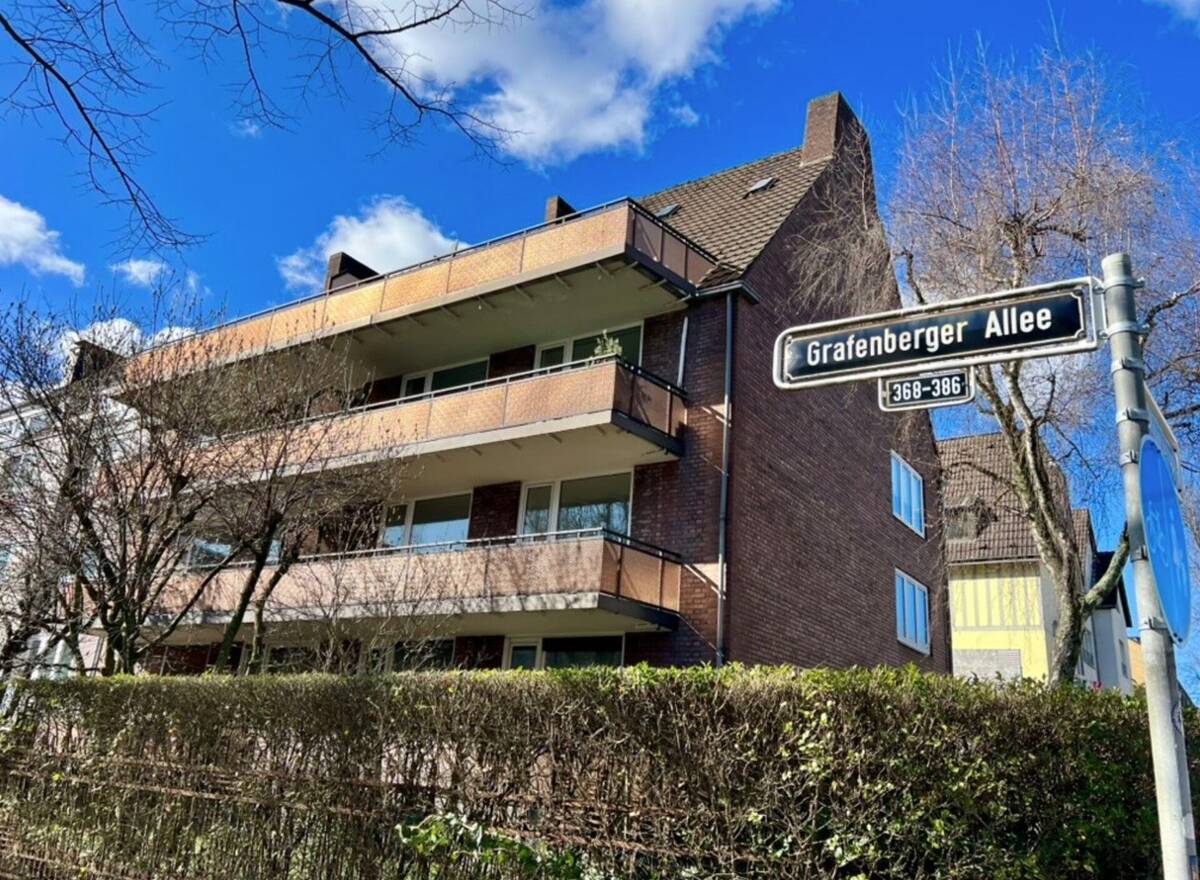 Charmante sanierte 2-Zimmer DG-Wohnung / Möbliert / inkl. Einbauküche – 40235 Düsseldorf – Bild 1 von 6