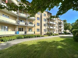 Beschauliche 2-Zimmer-Wohnung mit Balkon und Aufzug in den Seidnitzer Gärten