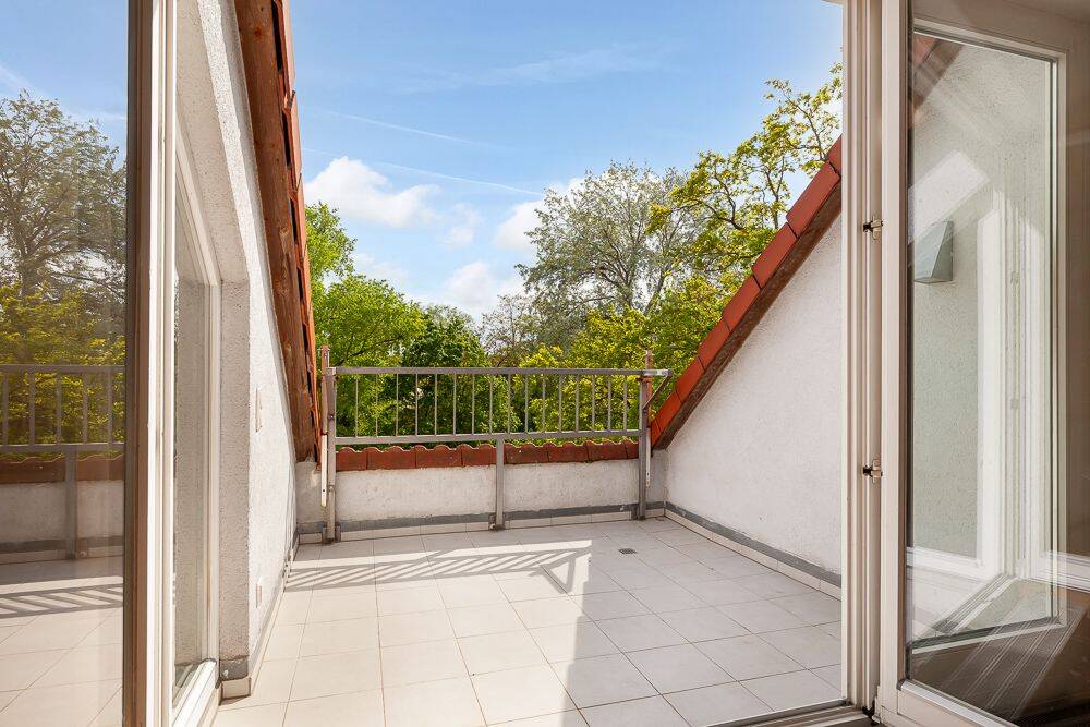 Charaktervolle und lichtdurchflutetet Dachgeschoss-Maisonette mit Blick auf den Weißensee – Berlin – Vorschaubild 3