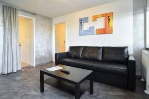 Voll möblierte und ausgestattete 2-Zi-WHG in top Lage mit Balkon – 70184 Stuttgart – Vorschaubild 1