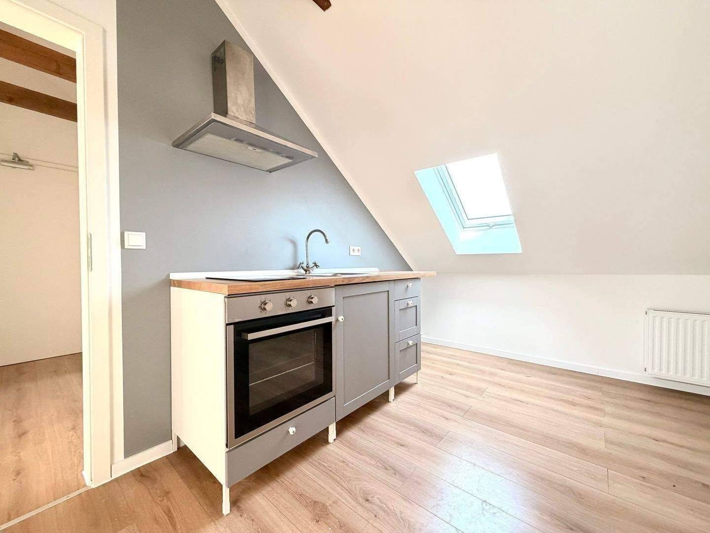 kernsaniert & energieeffizient in GoHo – 2 Zimmer DG Apartment mit EBK