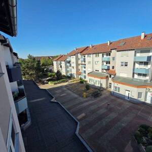 **Schöne große Vierraumwohnung mit Balkon in Ruhiglage, KAUFEN statt mieten!!***