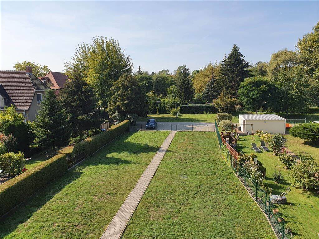 Frisch renovierte 2 Zimmerwohnung mit Einbauküche, Badewanne und Gemeinschaftsgarten!