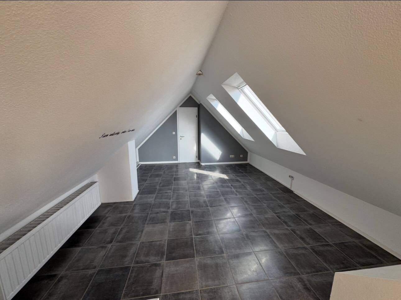 Moderne Galeriedachgeschosswohnung in Mönchengladbach – Mönchengladbach – Vorschaubild 9