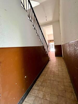 Wohn- und Geschäftshaus mit Ausbaupotenzial in zentraler Lage – 47798 Krefeld – Vorschaubild 2