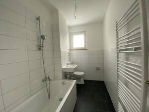 Fertig renoviert! Schöne 3,5-Zimmer Wohnung mit Balkon – 45327 Essen – Vorschaubild 6