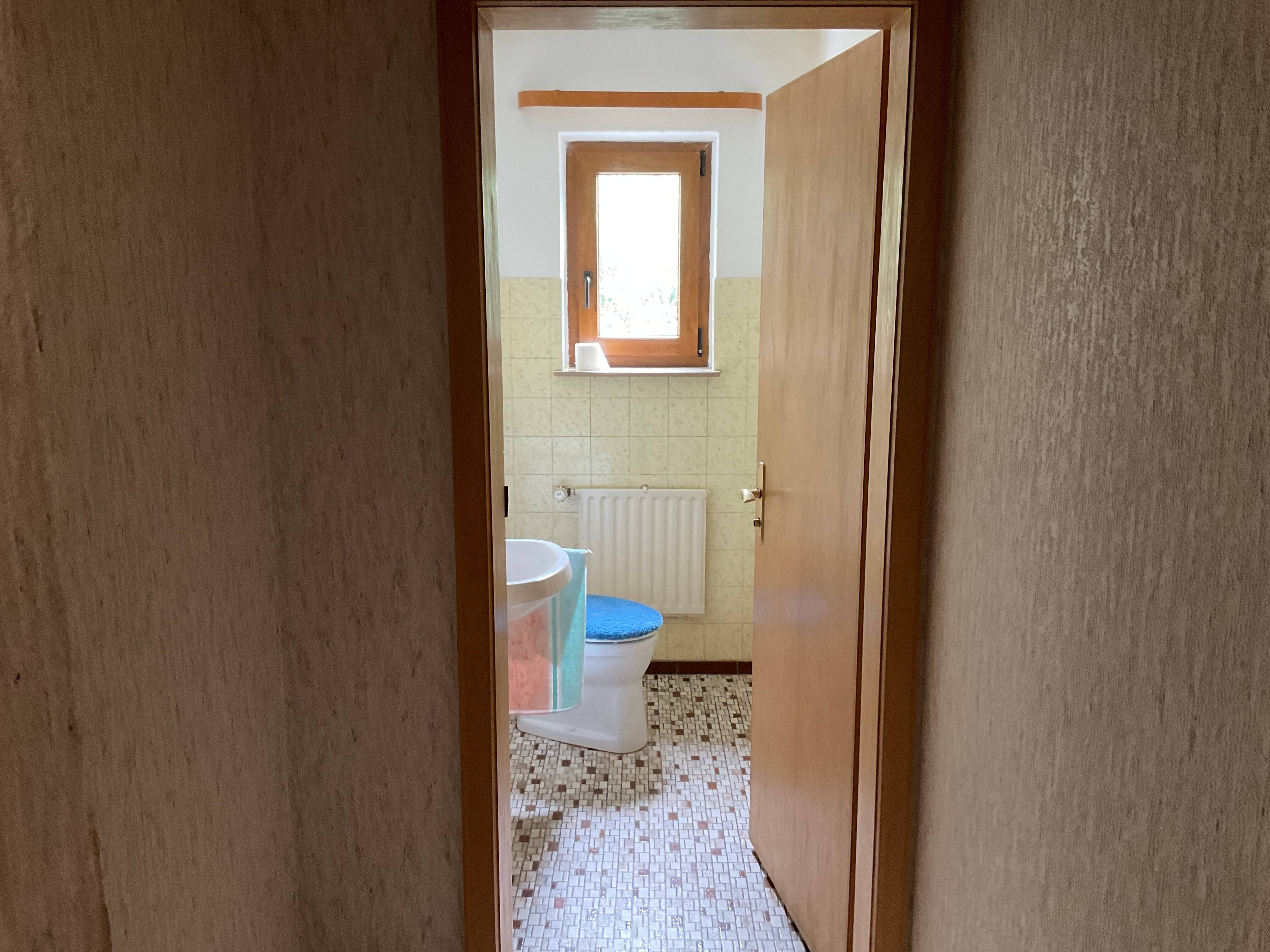 Zweifamilienhaus mit Ausbaupotential in ruhiger Lage von Seßlach – Seßlach – Vorschaubild 7