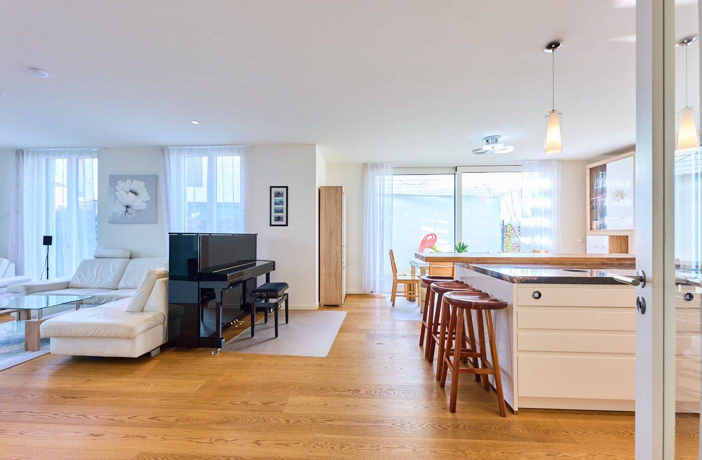 Exklusives Familiendomizil mit moderner Architektur und viel Platz für die ganze Familie – München – Vorschaubild 4