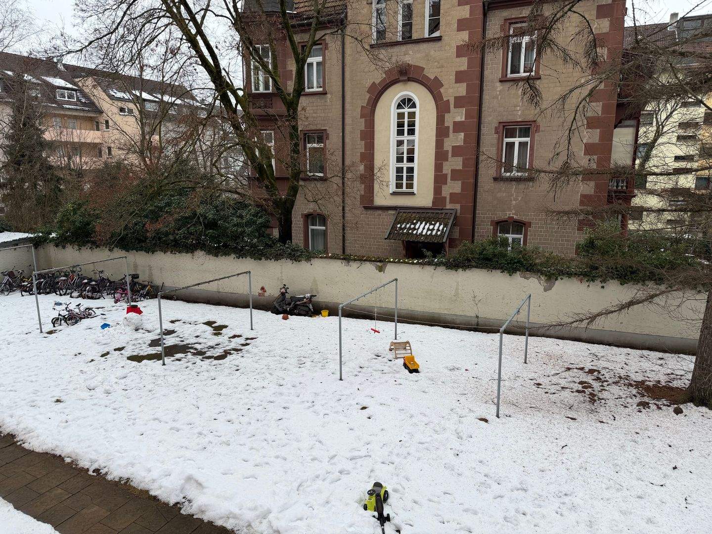 Geräumige 3-Zimmer-Wohnung mit guter Raumaufteilung – Nürnberg – Vorschaubild 2