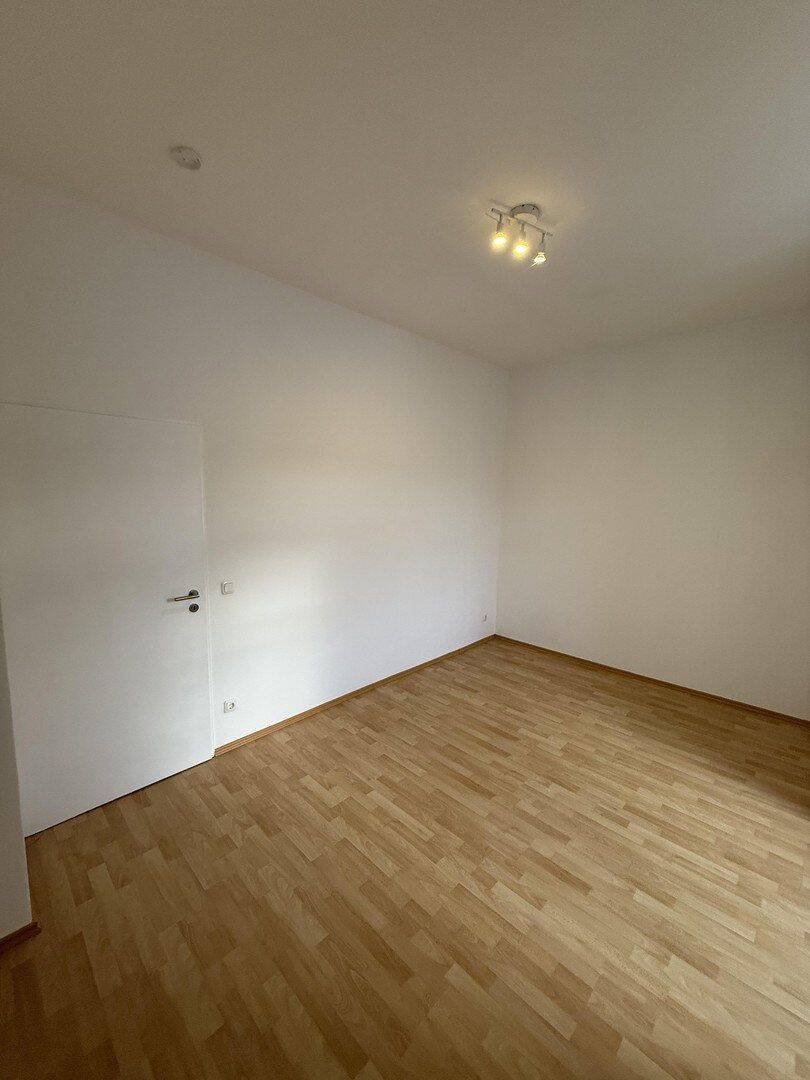 Charmante 3-Zimmer-Wohnung in ruhiger Jugendstilvilla - frisch Renoviert, neue Einbauküche – Bad Nauheim – Vorschaubild 9