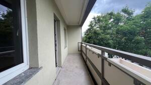 Schöne 3-Zimmerwohnung mit Balkon sucht nette Mieter! – 1239 Dresden – Vorschaubild 3
