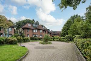 Einziehen. Aufatmen. Zuhause sein - Liebevoll gepflegte Wohnung mit Tiefgaragenstellplatz