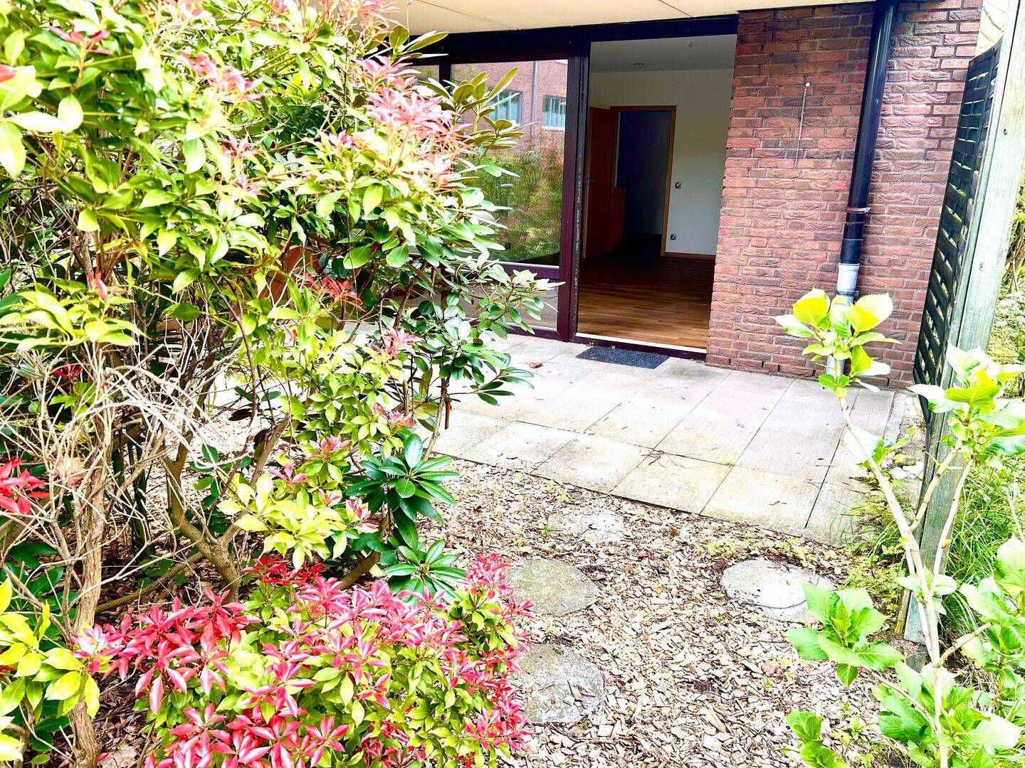Attraktive 3 Zimmer Wohnung mit Terrasse in schöner Lage inklusive eines Stellplatzes – Hamburg – Vorschaubild 7