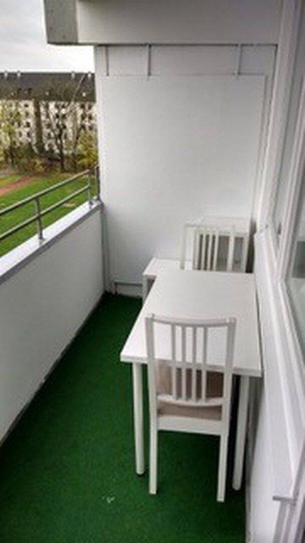 Möblierte super ruhige 1- Zimmer Wohnung (Gebäuderückseite) in Augsburg mit Blick ins Grüne – Augsburg – Vorschaubild 3