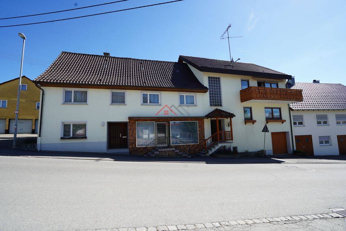 Zwei Doppelhaushälften mit ehemaliger Bäckerei - Wohnen, Arbeiten und Entwicklungspotenzial unter einem Dach – Neuhausen ob Eck – Vorschaubild 2
