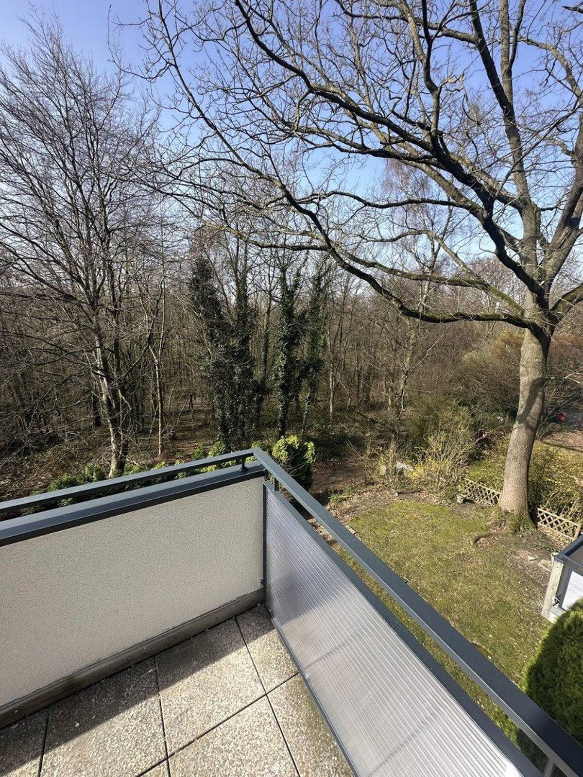 Schöne Sanierte 3-Zimmer Wohnung am Waldrand von Dellwig – 45357 Essen – Bild 1 von 9