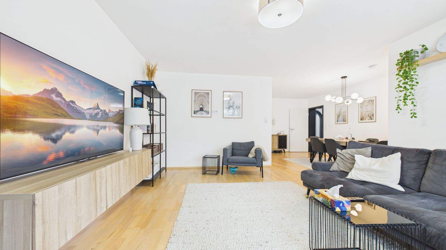 Großzügige 3-Zimmer-Wohnung mit zwei Balkonen in gefragter Lage von Haunstetten – Augsburg – Vorschaubild 2
