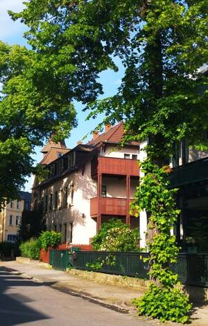 Charme unterm Dach: Panoramablick und Elbnähe mit Top-Anbindung