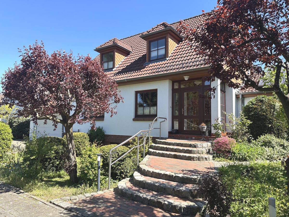 PURNHAGEN-IMMOBILIEN - Blumenthal-Bockhorn, freist 1-Fam.-Haus mit gr. Grundstück in ruhiger Lage – 28779 Bremen – Bild 1 von 9