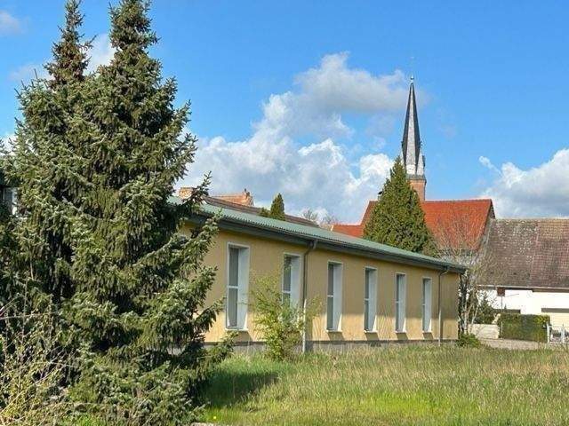 550 m² beheizbare Gewerbehalle auf großem Grundstück in Großalsleben nahe Oschersleben, Halberstadt, Quedlinburg – Gröningen – Bild 1 von 9