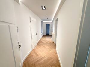 Viel Platz! + Erstbezug mit Lift + Balkon + Parkett + Fußbodenheizung + Wanne & Dusche + LED-Licht – 4177 Leipzig – Vorschaubild 8