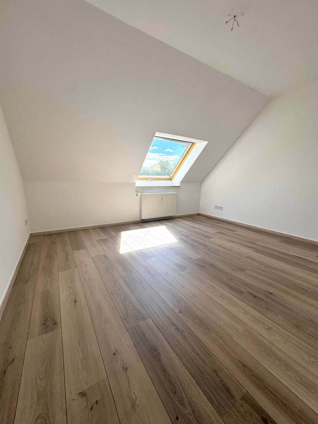 Einziehen & Wohlfühlen! Moderne Einbauküche & neu saniertes Bad! – Magdeburg – Vorschaubild 7
