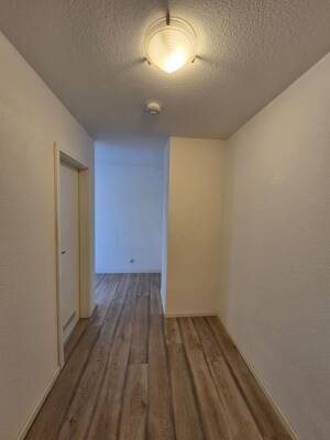 Sofort verfügbar +Eigennutz oder Kapitalanlage!? Helle und ruhig gelegene 2-Raum-WE mit Balkon, Tiefgaragenstellplatz – 4288 Leipzig – Vorschaubild 5