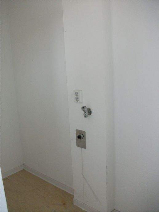 solide 3-R-Wohnung mit Laminat & Balkon in ruhiger Lage, Klarastr. 40 – Chemnitz – Vorschaubild 4