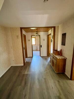 Großzügige 3,5-Zimmer-DG-Wohnung in Unterreichenbach-Kapfenhardt