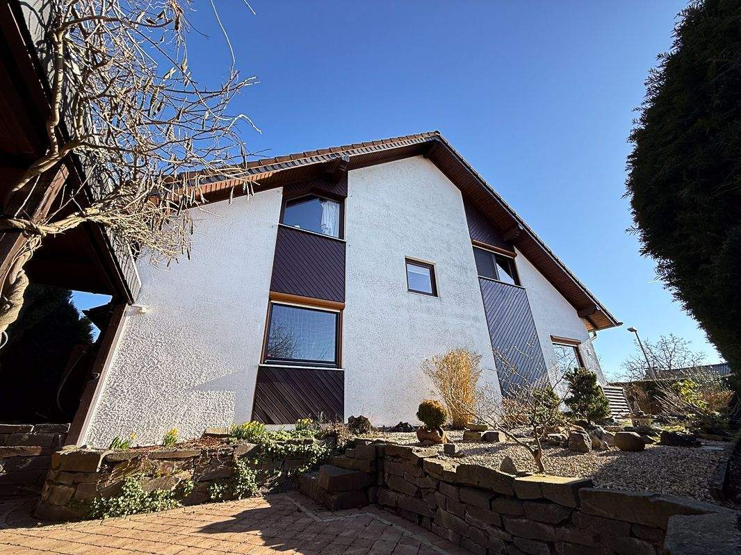 Charmantes freistehendes Wohlfühleinfamilienhaus auf wunderschönem Grundstück in Aussichtslage! – Erpel – Bild 1 von 9